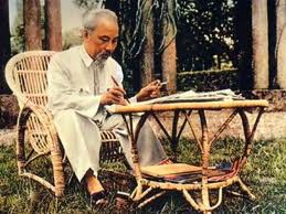 ງານວາງສະແດງ “ປະທານໂຮ່ຈີມິນ ວິລະຊົນປົດປ່ອຍຊາດ, ນັກວັດທະນະທຳທີ່ດີເລີດ ຂອງຫວຽດນາມ”